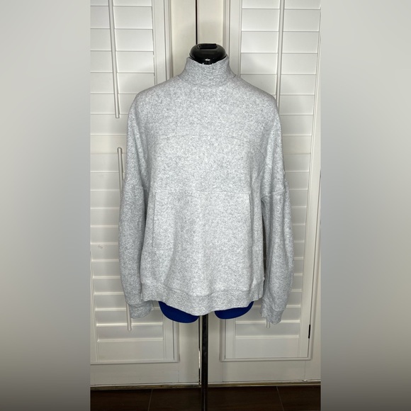 Alo Yoga Women's segment pullover Fleece sweatshirt - Dove Grey - S. - Picture 3 of 16